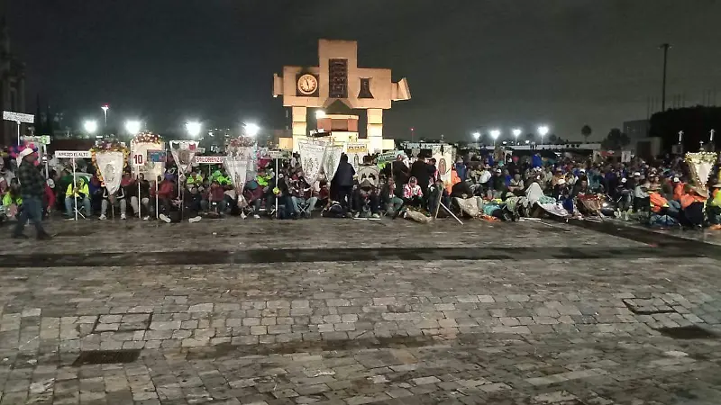 Iniciando la Misa en acción de Gracias, donde poco a poco grupos fueron llegando